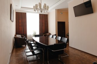 Переговорная комната в центра Оренбурга: Фотография 3